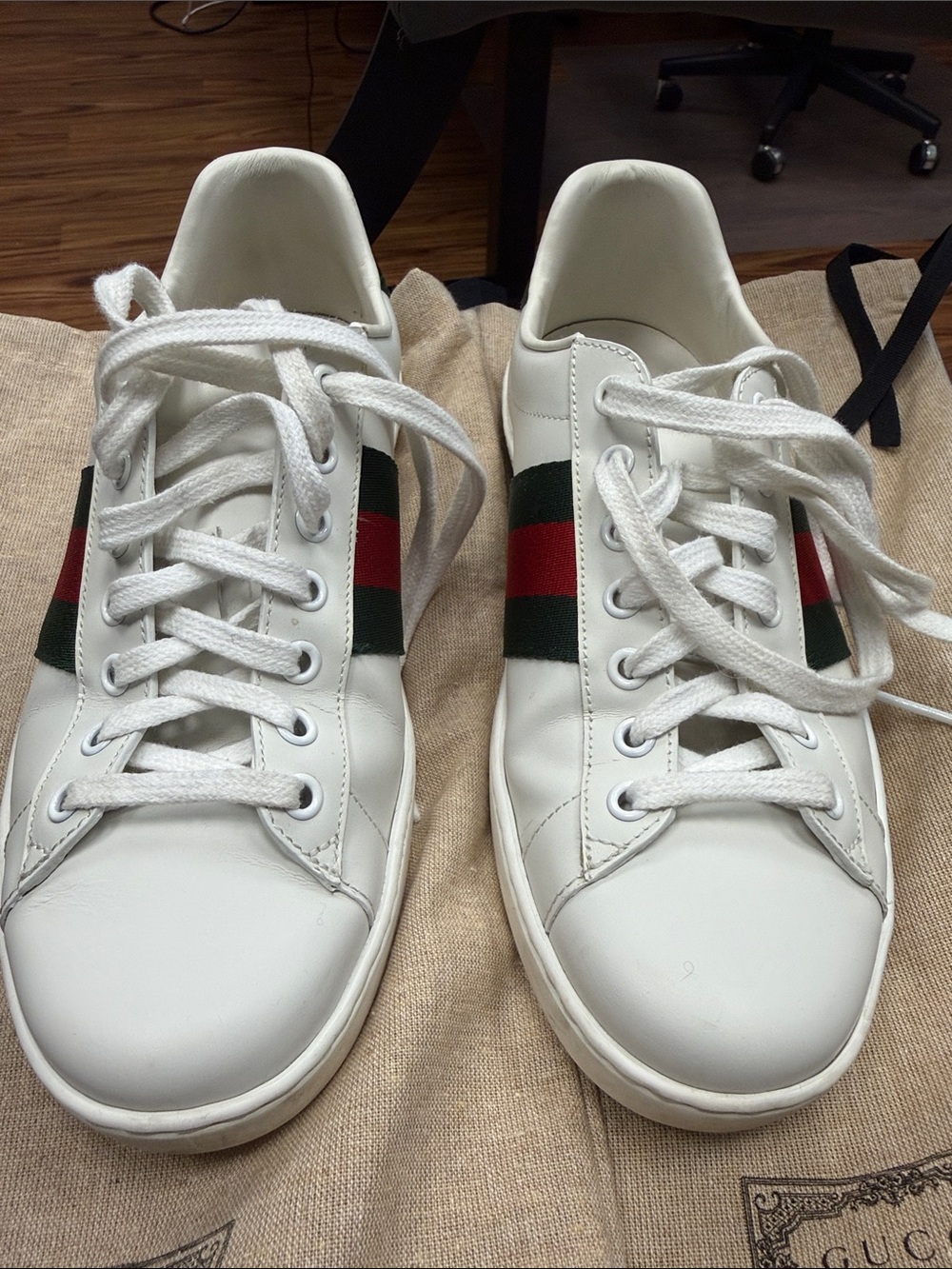 Gucci White Leather Sneakers with Green & Red Web Stripe - Picture 2 of 5